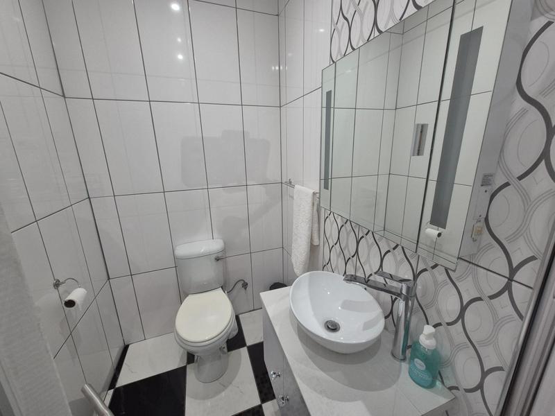 4 Bedroom Property for Sale in Kleinbaai Western Cape